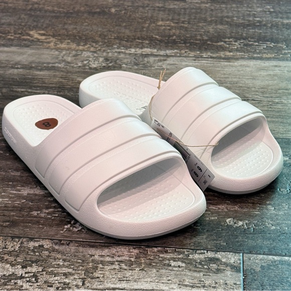 Adidas Unisex Adilette Flow Slide Sandal White Womens Size 9 Mens Size 8 NWT - Picture 13 of 13